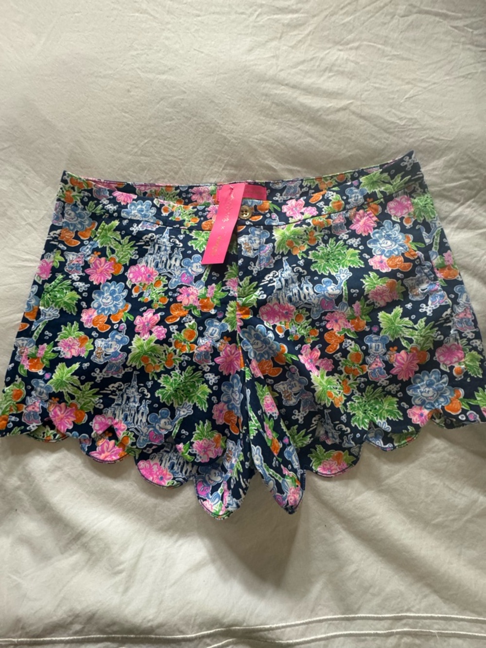 Lilly Pulitzer Navy Scalloped Hem Floral Shorts with Pink Tag